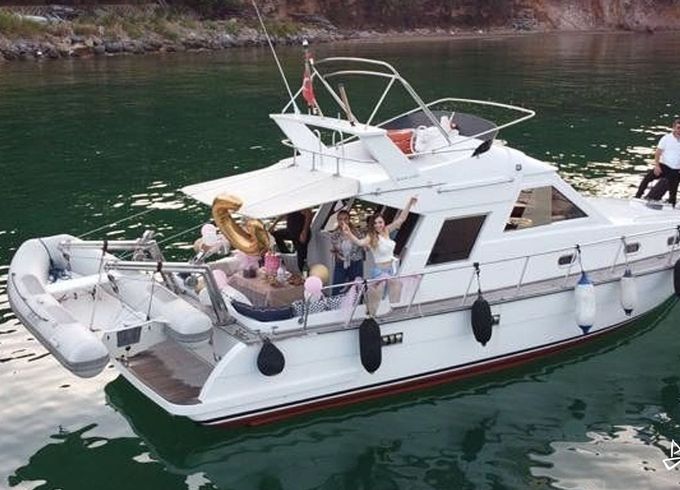 Custom Made Motoryacht