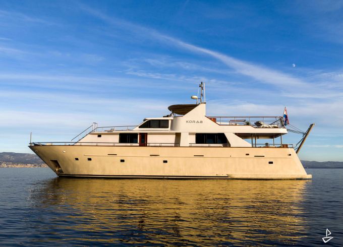 Custom Made Motoryacht