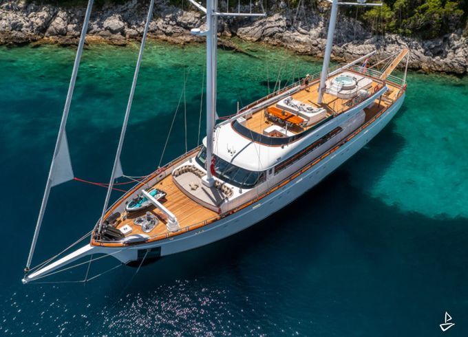 Custom Made Motoryacht