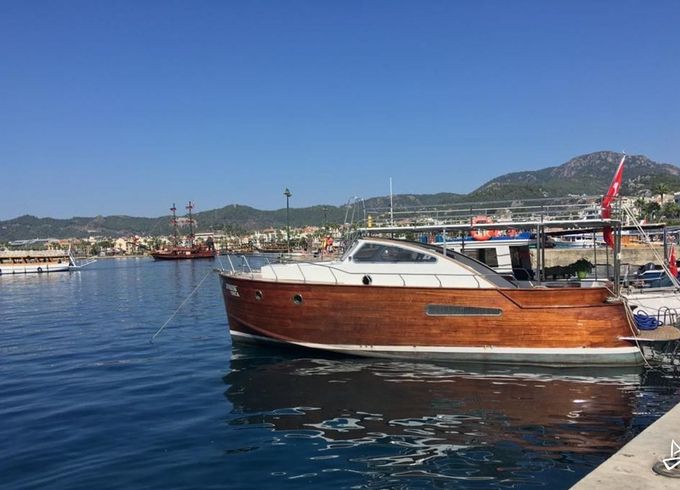 Custom Made Motoryacht