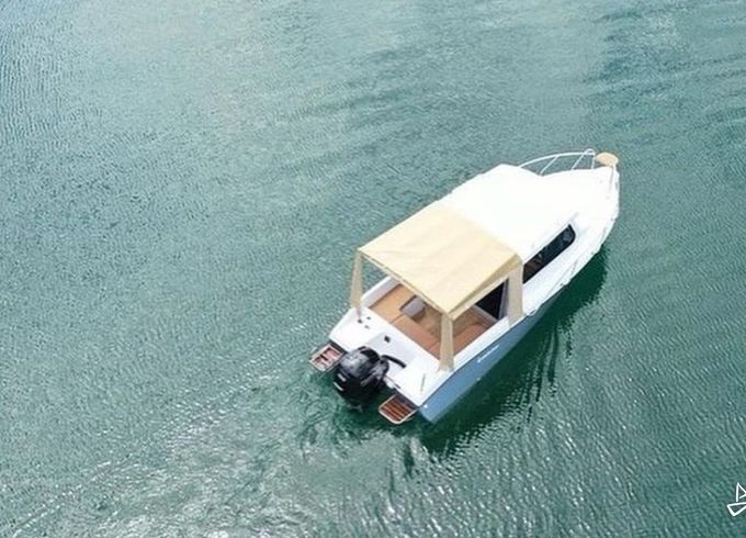 Custom Made Motoryacht