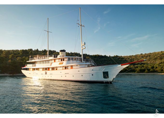 Custom Made Motoryacht