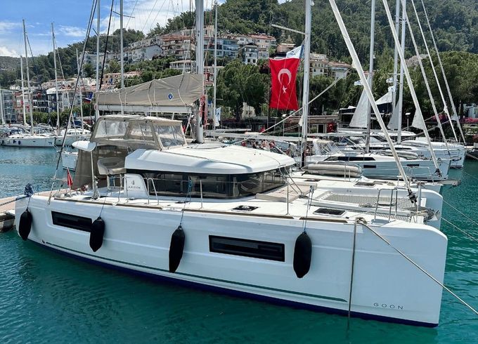 Lagoon 40