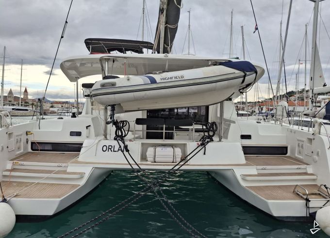 Lagoon 42
