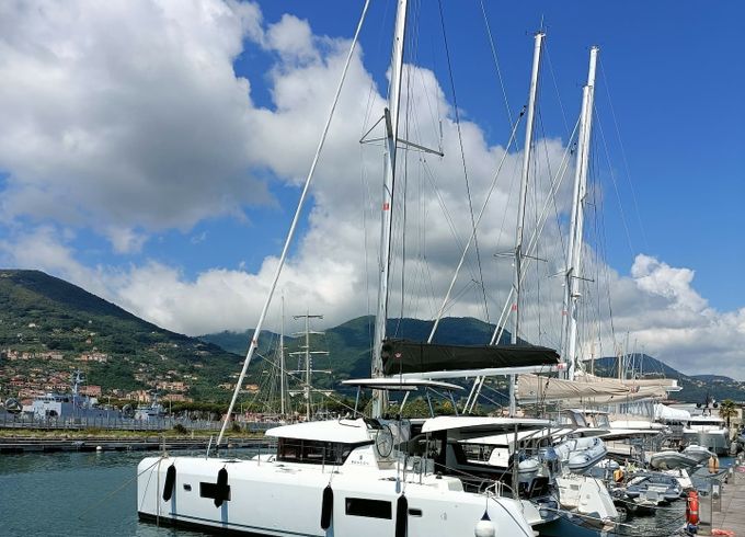 Lagoon 42
