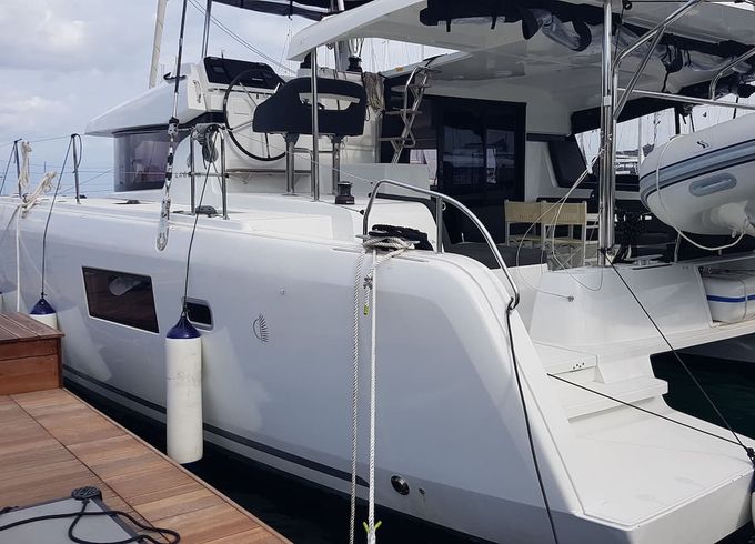 Lagoon 42