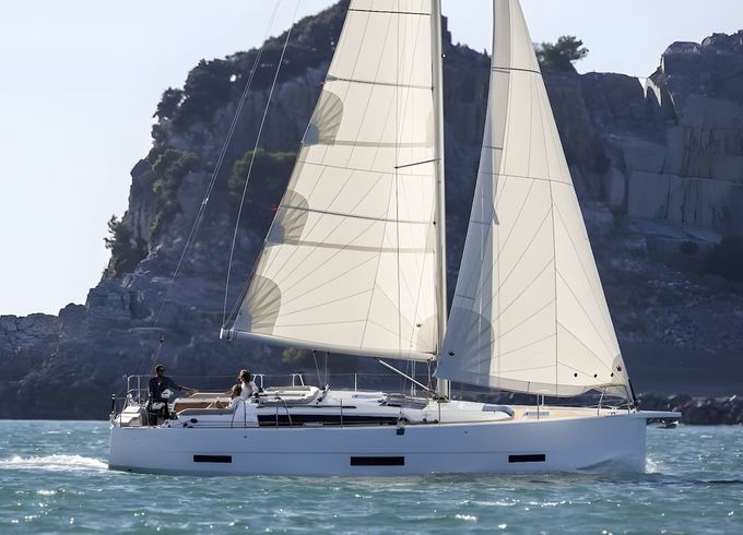 Dufour 390