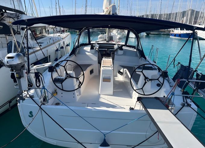 Beneteau Oceanis 37.1