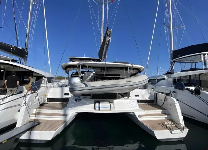 Lagoon 42