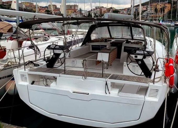 Dufour 470