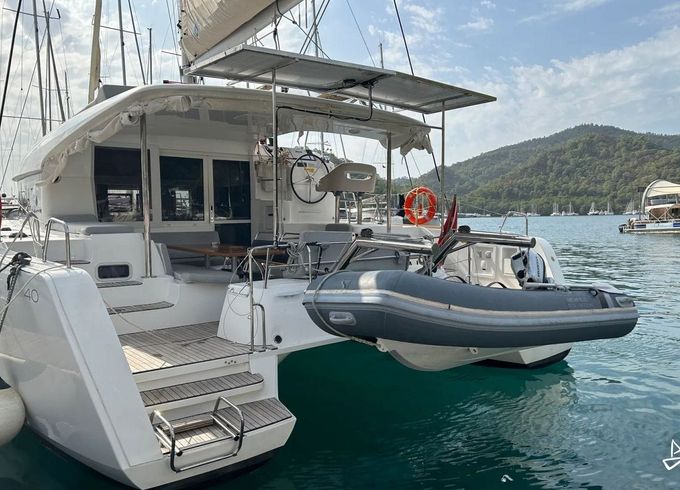 Lagoon 40
