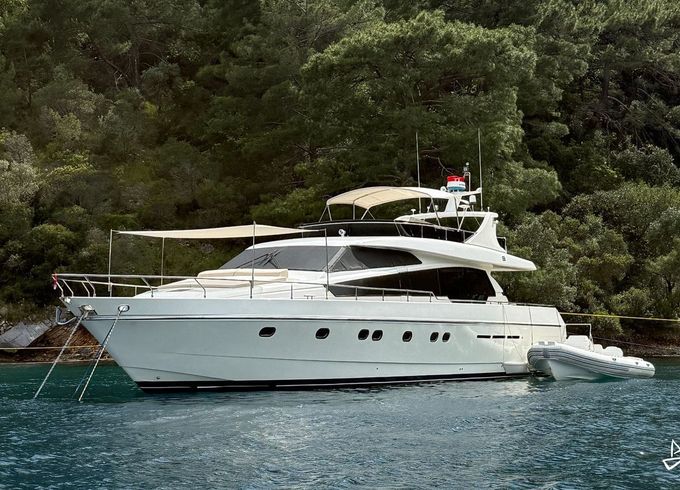 Ferretti Yachts 72