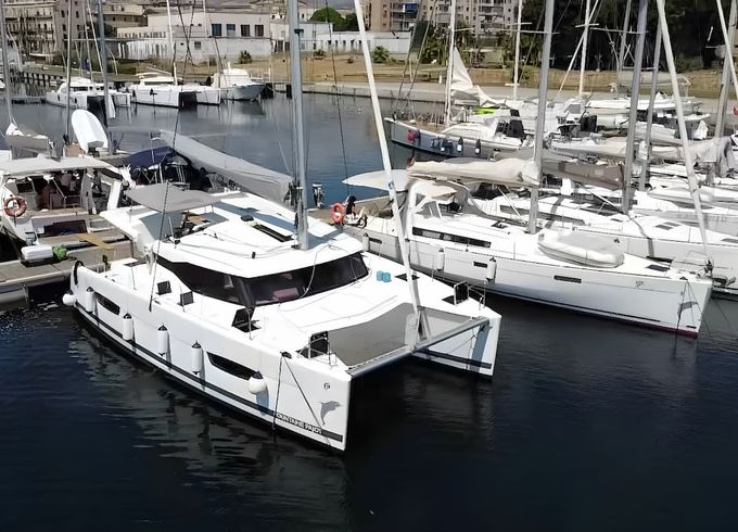 Fountaine Pajot Lucia 40