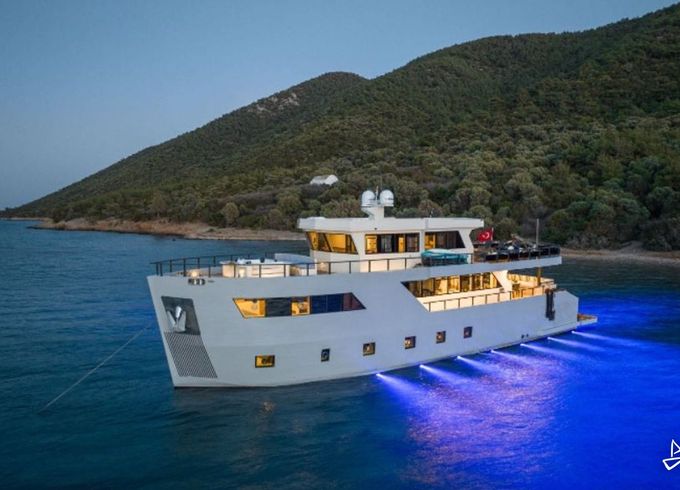 Custom Made Motoryacht
