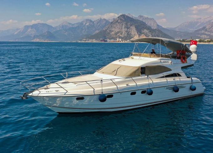 Custom Made Motoryacht