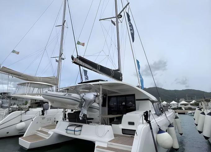 Lagoon 42