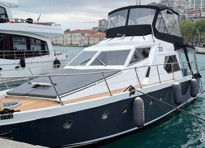 Ferretti Yachts 36 FLY