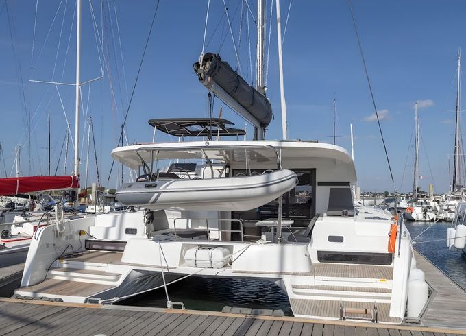Lagoon 42