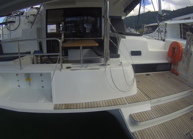 Lagoon 42
