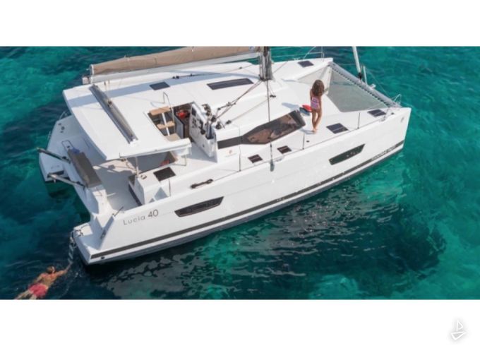 Fountaine Pajot Lucia 40
