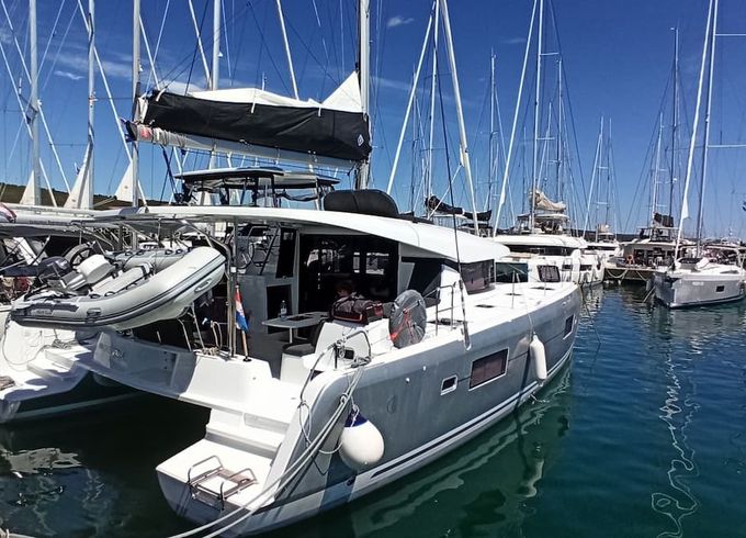 Lagoon 42