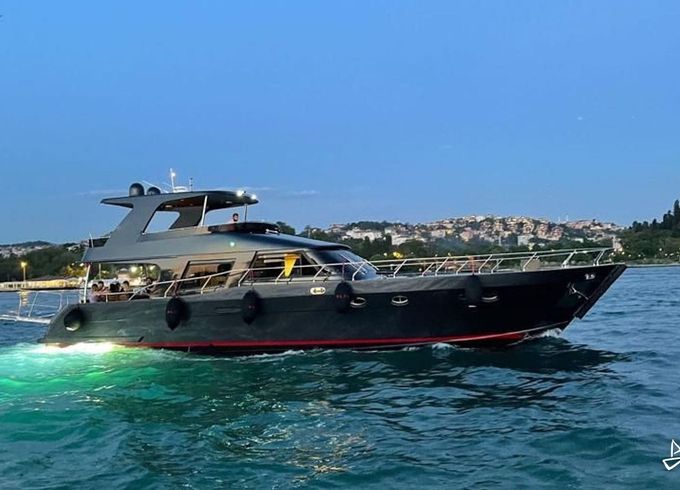 Custom Made Motoryacht
