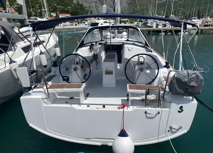 Beneteau Oceanis 38.1