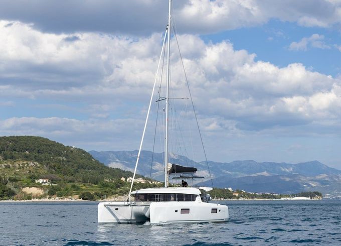 Lagoon 42