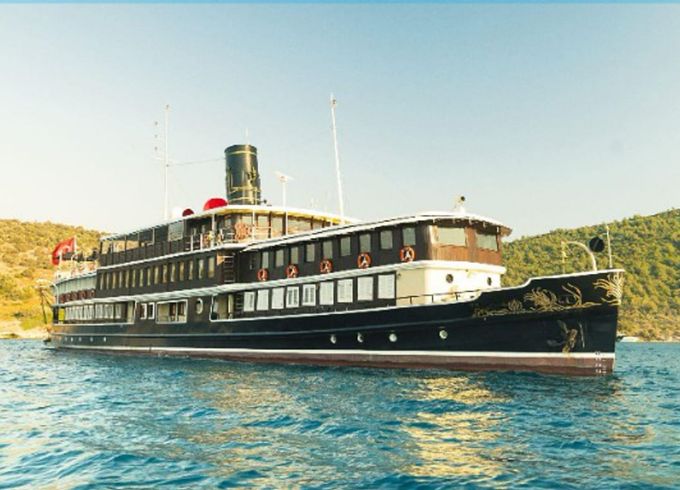 Custom Made Motoryacht