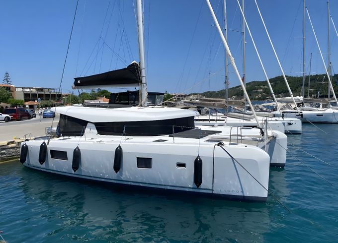 Lagoon 42