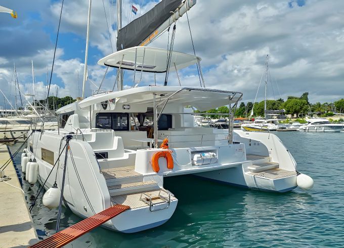 Lagoon 46