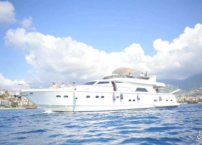 Custom Made Motoryacht