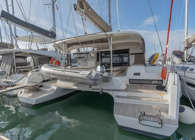 Lagoon 42