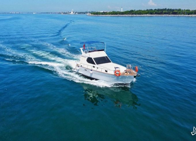 Custom Made Motoryacht