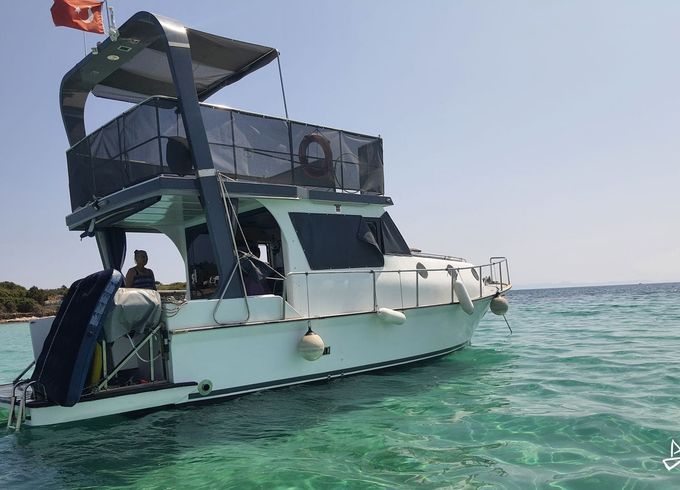 Custom Made Motoryacht