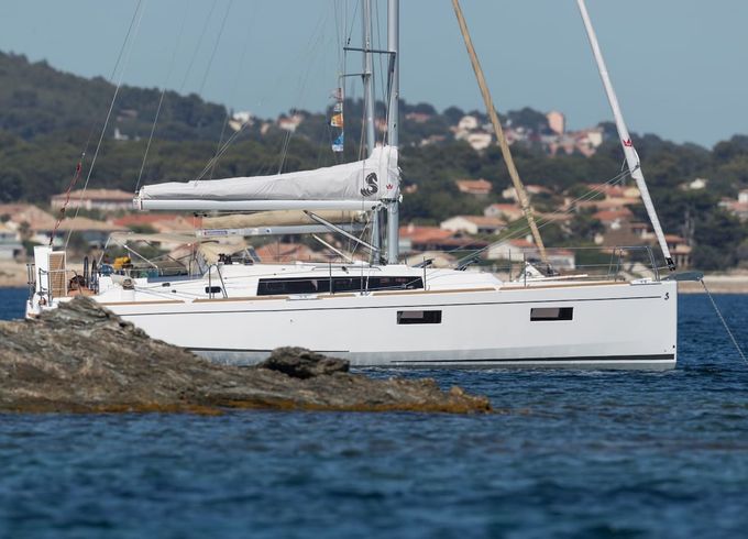 Beneteau Oceanis 38.1