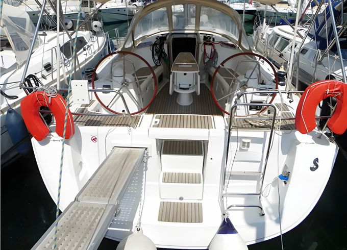 Beneteau Oceanis 43