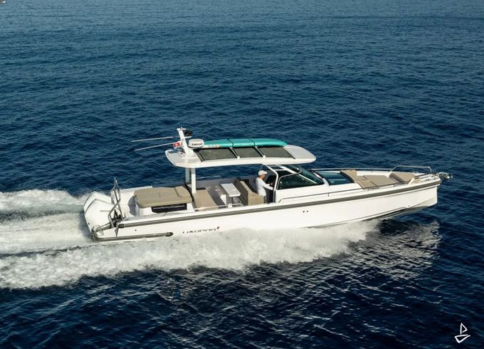 Axopar 37 Sun-Top