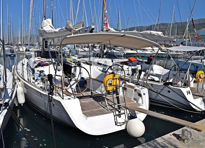 Beneteau First 45