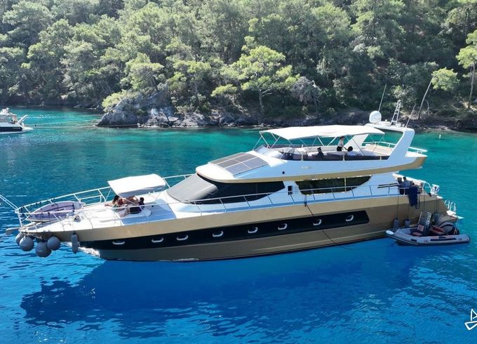 Custom Made Motoryacht