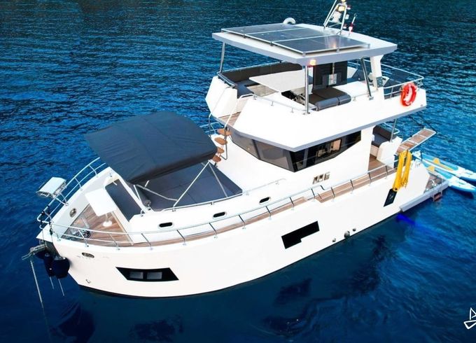 Custom Made Motoryacht