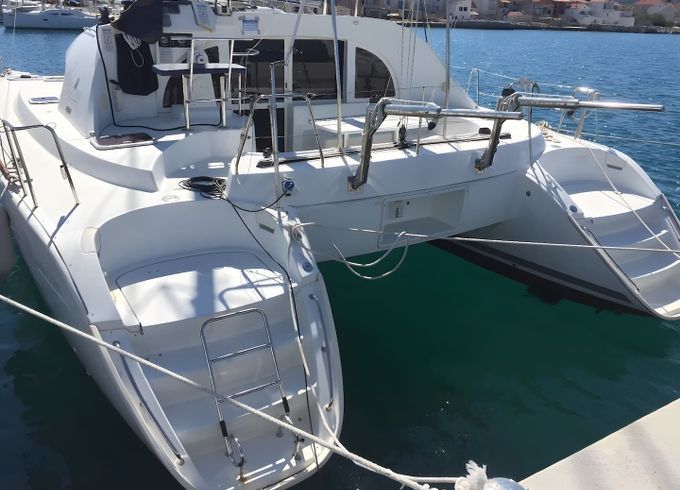 Lagoon 380