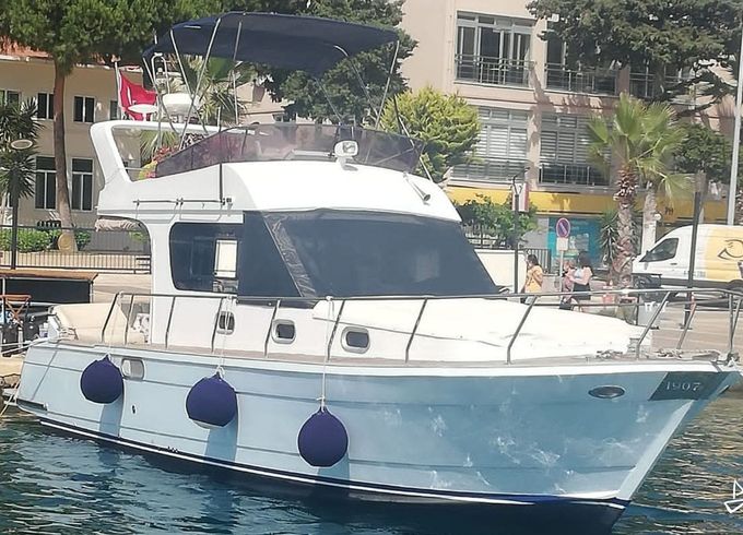 Custom Made Motoryacht