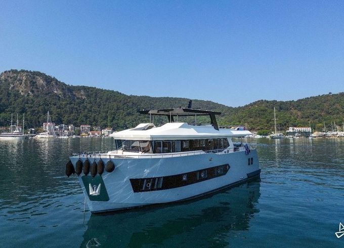 Custom Made Motoryacht