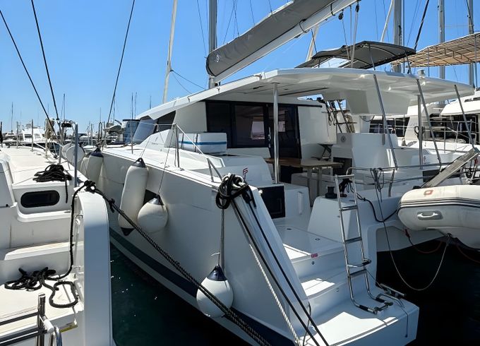 Fountaine Pajot Astrea 42