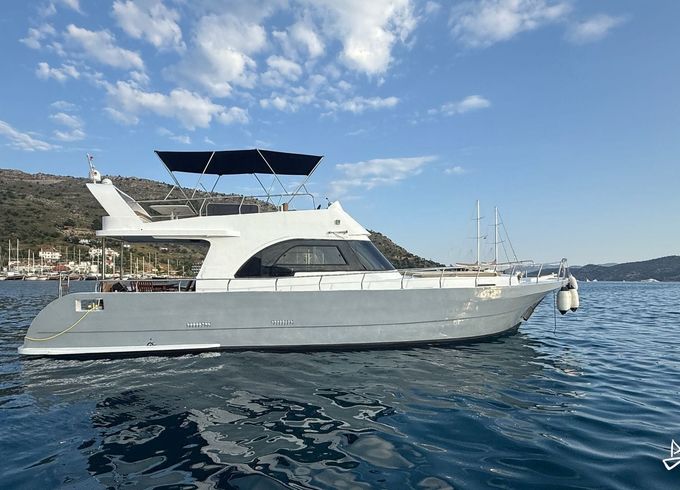 Custom Made Motoryacht