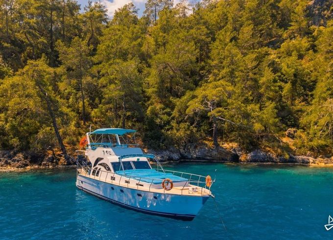 Custom Made Motoryacht