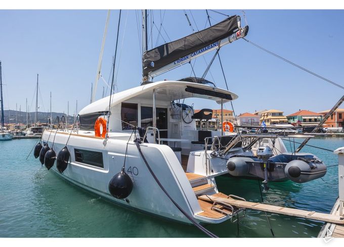 Lagoon 40