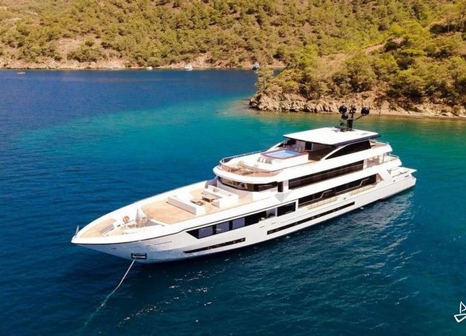 Custom Made Motoryacht