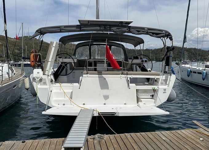 Dufour 470